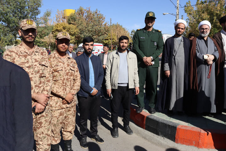 تصاویر/  راهپیمایی یوم الله ۱۳ آبان  در باروق