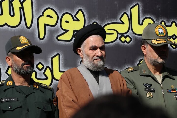 تصاویر/راهپیمایی مردم بروجرد در یوم الله آبان