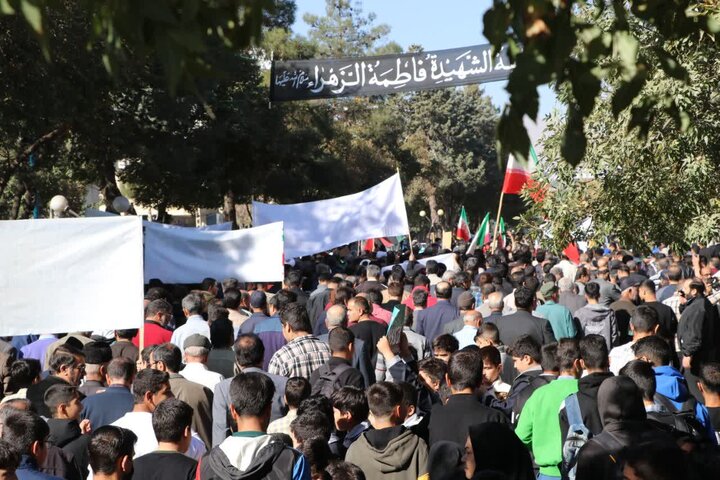 تصاویر/راهپیمایی مردم بروجرد در یوم الله آبان