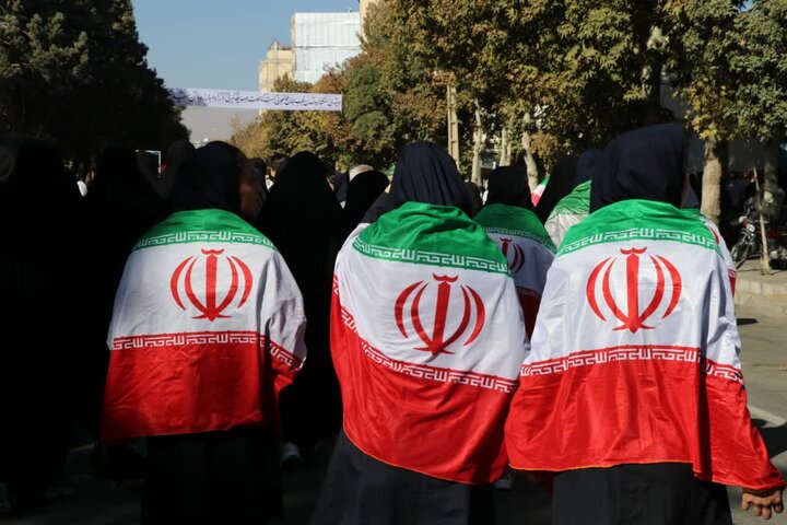 تصاویر/راهپیمایی مردم بروجرد در یوم الله آبان