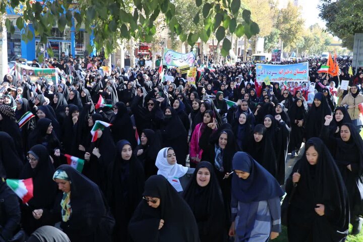 تصاویر/راهپیمایی مردم بروجرد در یوم الله آبان