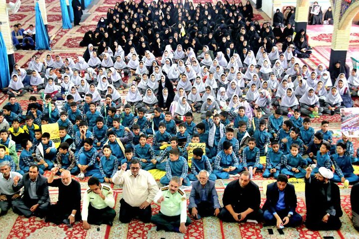 تصاویر/ راهپیمایی روز دانش آموز و بزرگداشت ۱۳ آبان در شهر پاریز