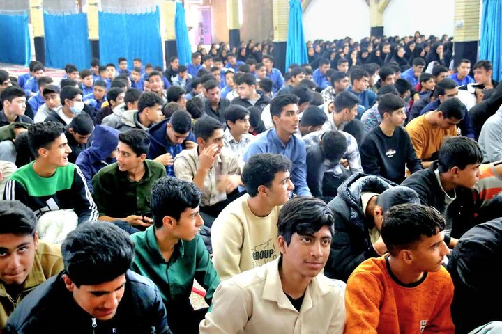 تصاویر/ راهپیمایی روز دانش آموز و بزرگداشت ۱۳ آبان در شهر پاریز