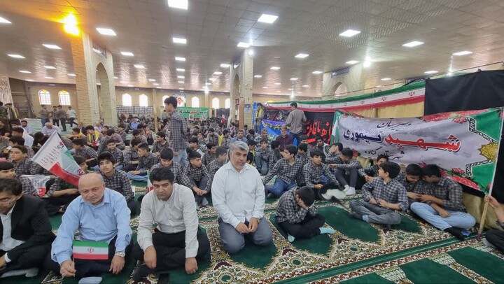 تصاویر/ راهپیمایی ۱۳ آبان در گناوه