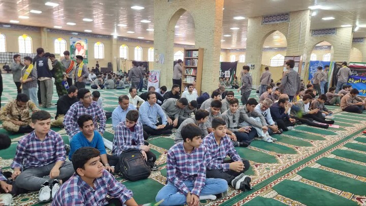 تصاویر/ راهپیمایی ۱۳ آبان در گناوه