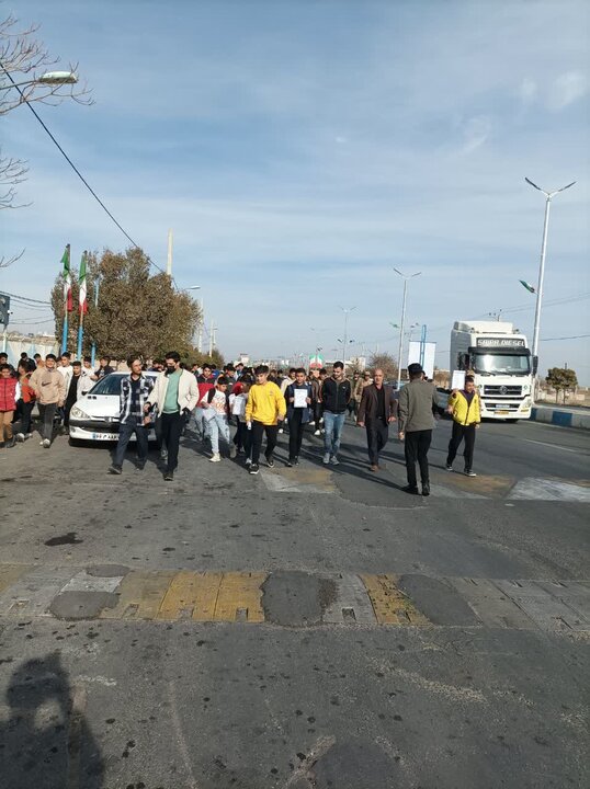 تصاویر/ حضور پرشور اقشار مختلف مردم شهرستان شوط در راهپیمایی ۱۳ آبان