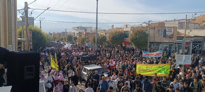 تصاویر/ حضور پرشور اقشار مختلف مردم شهرستان شوط در راهپیمایی ۱۳ آبان