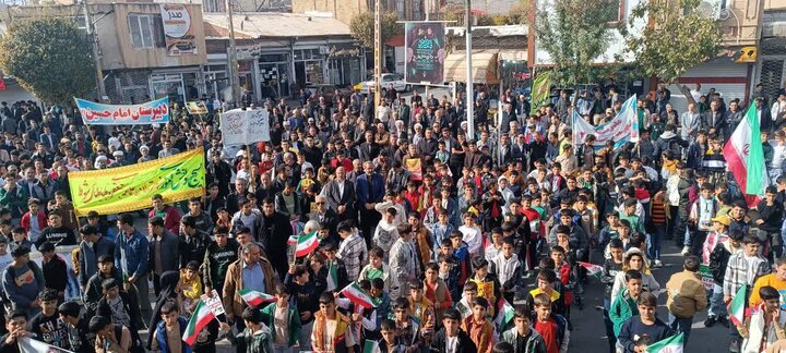 تصاویر/ حضور پرشور اقشار مختلف مردم شهرستان شوط در راهپیمایی ۱۳ آبان