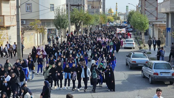 تصاویر/ حضور پرشور اقشار مختلف مردم شهرستان شوط در راهپیمایی ۱۳ آبان