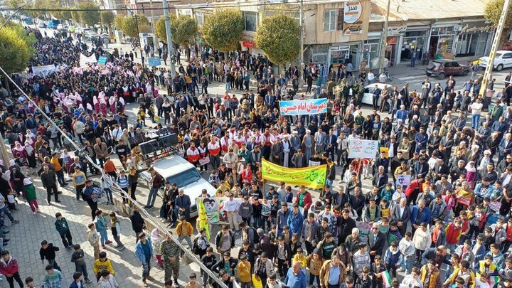 تصاویر/ حضور پرشور اقشار مختلف مردم شهرستان شوط در راهپیمایی ۱۳ آبان