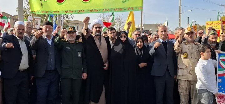 تصاویر/  راهپیمایی یوم الله ۱۳ آبان روز ملی مبارزه با استکبار جهانی در پلدشت