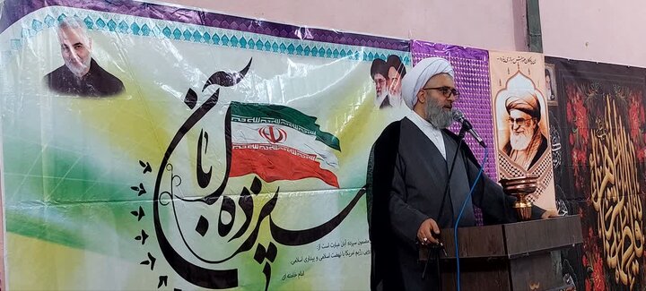 تصاویر/ راهپیمایی روز دانش آموز در شهر شهداد