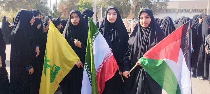 تصاویر/ راهپیمایی روز دانش آموز در شهر شهداد