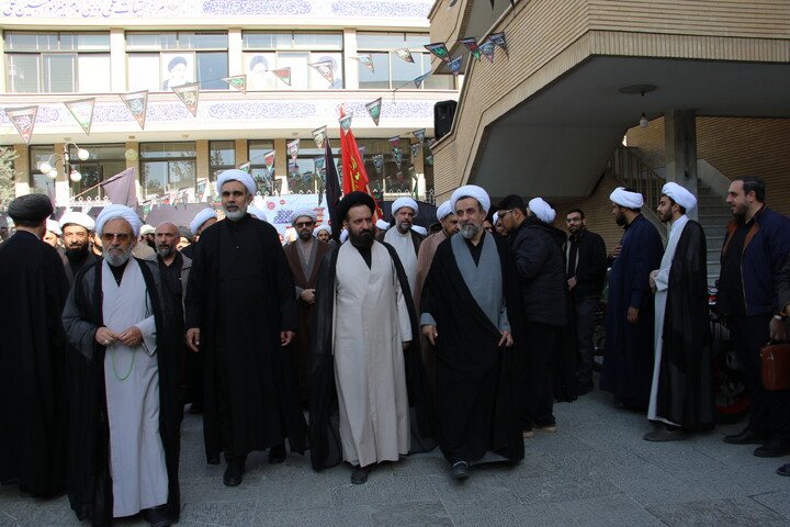 تصاویر/ تجمع و راهپیمایی طلاب و روحانیون حوزه علمیه اصفهان در یوم الله ۱۳ آبان‎