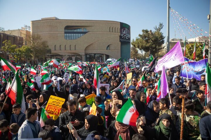 تصاویر/خروش ضد استکباری و ضد صهیونیستی مردم استان مرکزی در یوم‌الله ۱۳ آبان