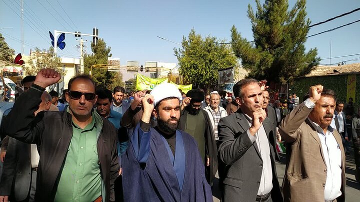 تصاویر/ راهپیمایی روز دانش آموز در شهر راین