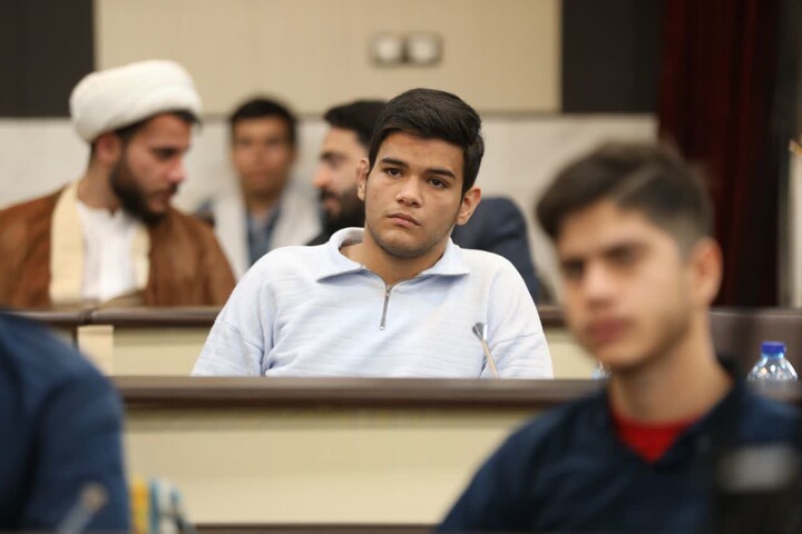 تصاویر/ دیدار جمعی از دانش‌آموزان شهرستان شاهرود با نماینده ولی فقیه در استان سمنان