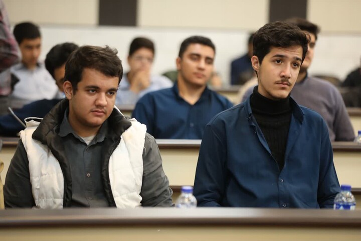 تصاویر/ دیدار جمعی از دانش‌آموزان شهرستان شاهرود با نماینده ولی فقیه در استان سمنان