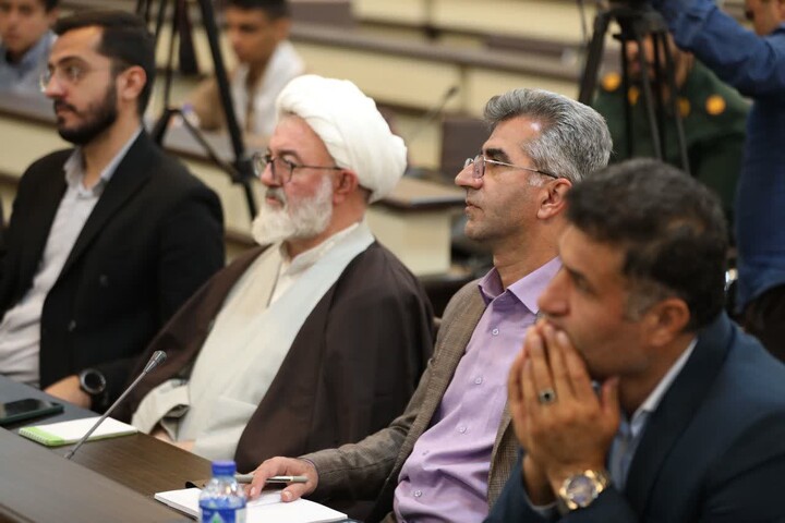 تصاویر/ دیدار جمعی از دانش‌آموزان شهرستان شاهرود با نماینده ولی فقیه در استان سمنان