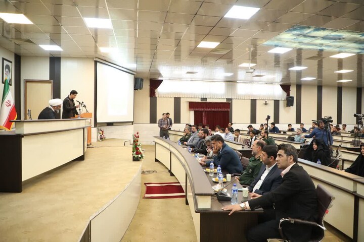 تصاویر/ دیدار جمعی از دانش‌آموزان شهرستان شاهرود با نماینده ولی فقیه در استان سمنان