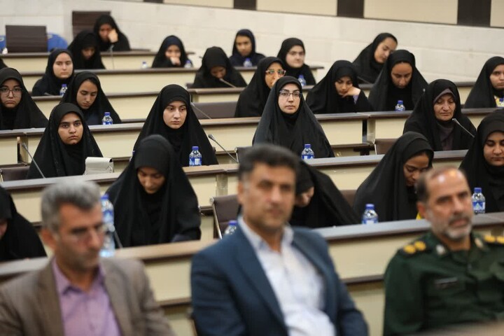 تصاویر/ دیدار جمعی از دانش‌آموزان شهرستان شاهرود با نماینده ولی فقیه در استان سمنان