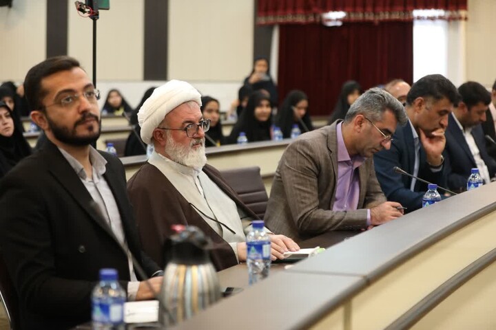 تصاویر/ دیدار جمعی از دانش‌آموزان شهرستان شاهرود با نماینده ولی فقیه در استان سمنان