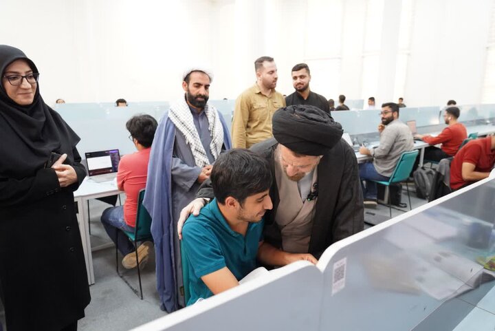 تصاویر/بازدید نماینده ولی فقیه در لرستان از کتابخانه مرکزی خرم آباد