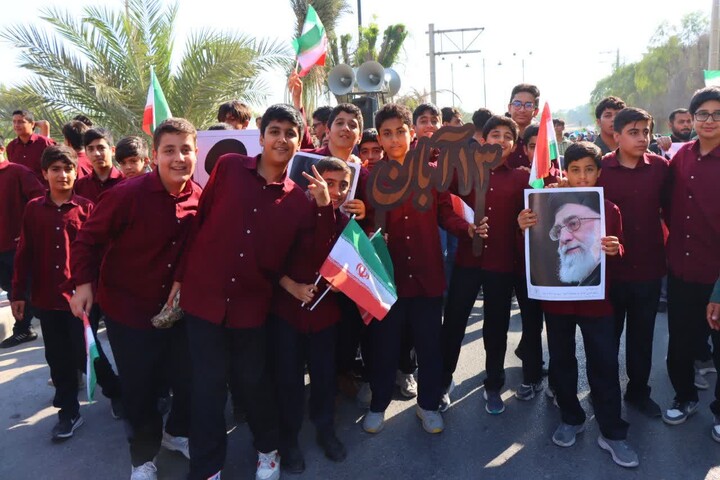 تصاویر/ راهپیمایی ۱۳ آبان در عالیشهر