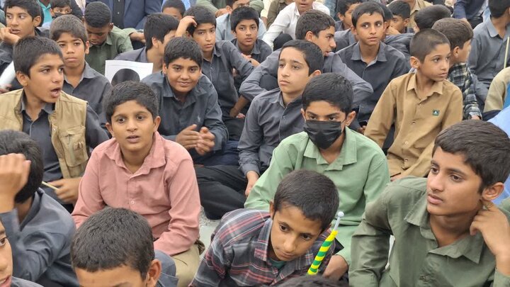 تصاویر/ راهپیمایی روز دانش آموز در شهر رودبارجنوب