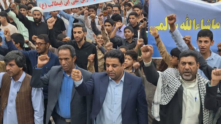 تصاویر/ راهپیمایی روز دانش آموز در شهر رودبارجنوب