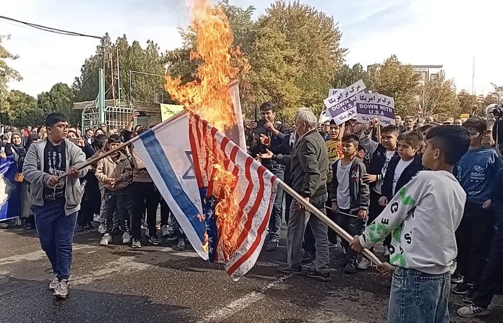 تصاویر/ راهپیمایی یوم الله ۱۳ آبان در هادیشهر