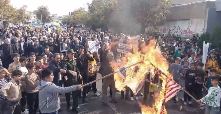 تصاویر/ راهپیمایی یوم الله ۱۳ آبان در هادیشهر