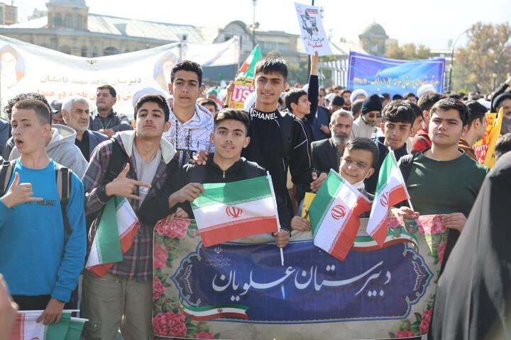 تصاویر / حضور پرشور مردم دارالمومنین همدان در تجمع بزرگ ۱۳ آبان