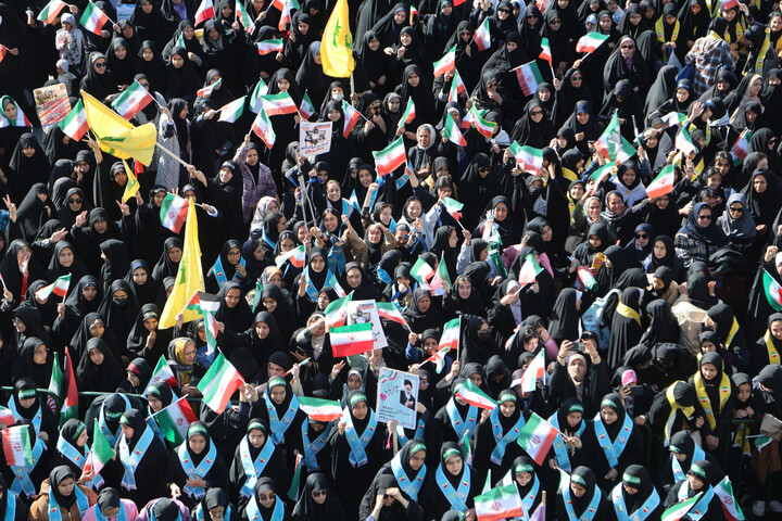 تصاویر / حضور پرشور مردم دارالمومنین همدان در تجمع بزرگ ۱۳ آبان