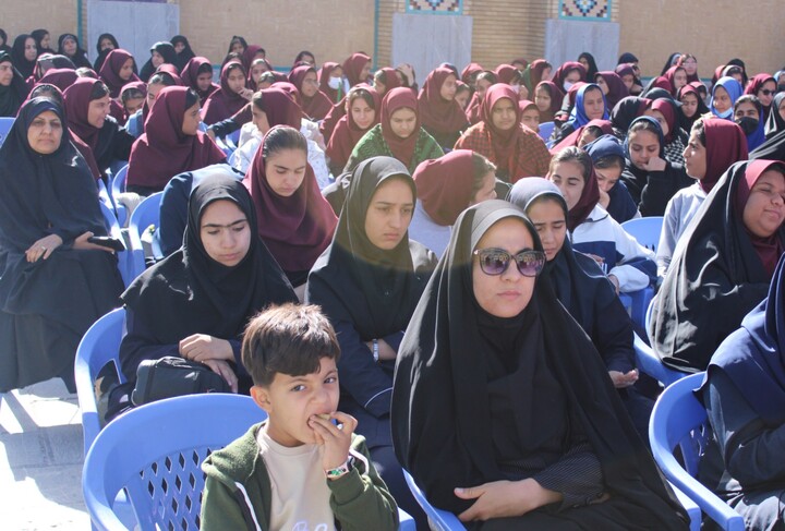 تصاویر/ راهپیمایی روز دانش آموز در شهر جوپار