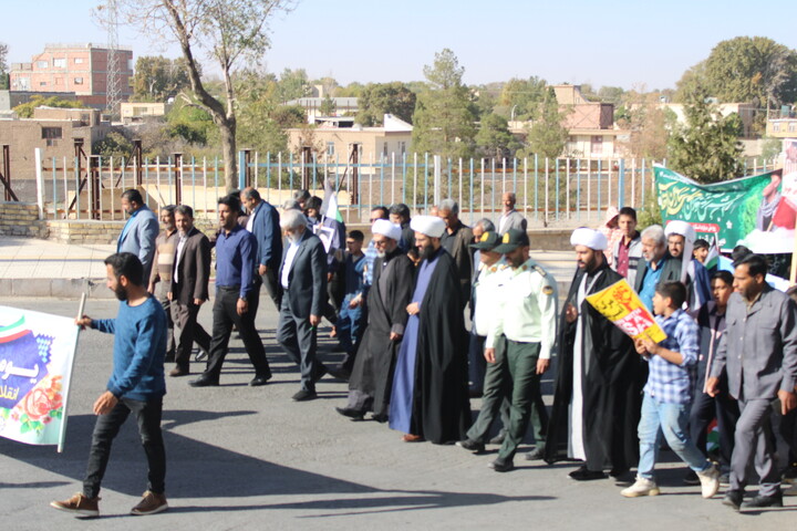تصاویر/ راهپیمایی روز دانش آموز در شهر جوپار