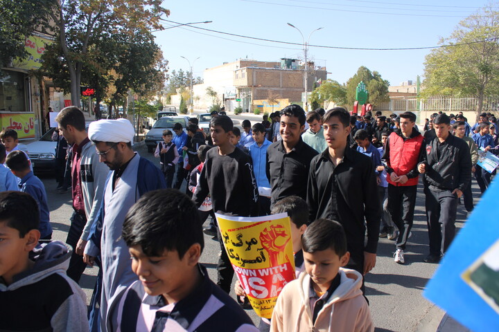 تصاویر/ راهپیمایی روز دانش آموز در شهر جوپار