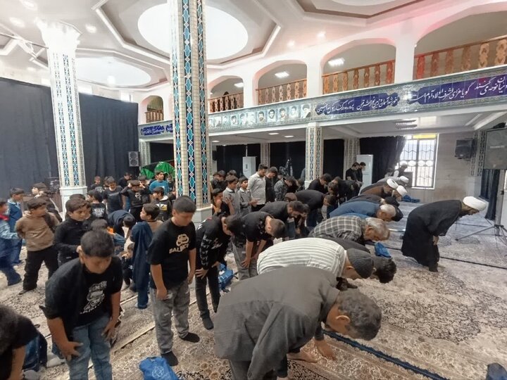 تصاویر/اقامه عزای شهادت حضرت زهرا(س) و گرامیداشت یوم الله ۱۳ آبان درقمصر