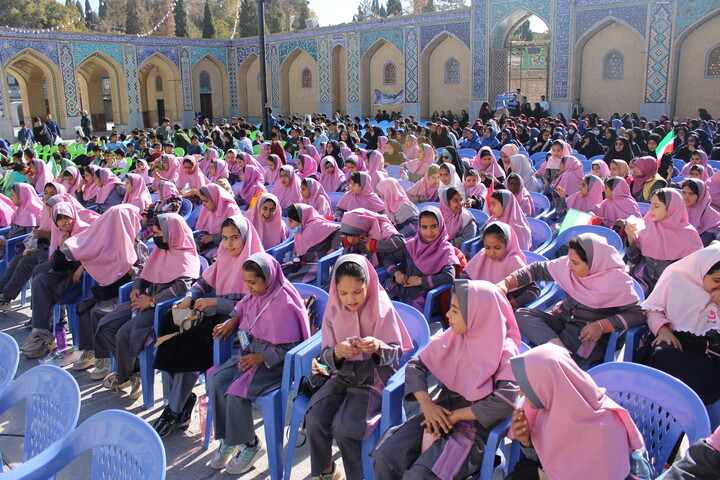 تصاویر/ راهپیمایی روز دانش آموز در شهر جوپار