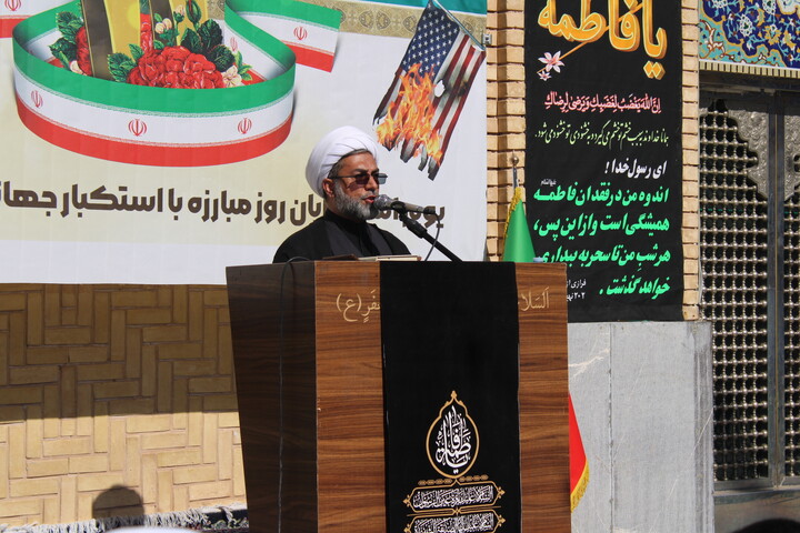 تصاویر/ راهپیمایی روز دانش آموز در شهر جوپار