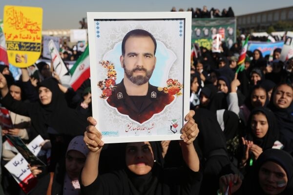 فیلم | راهپیمایی یوم الله ۱۳ آبان در بروجرد