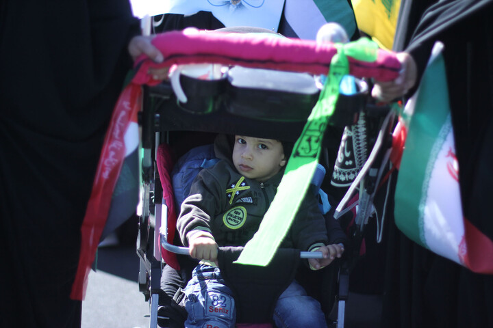 تصاویر| راهپیمایی 13 آبان در بیرجند