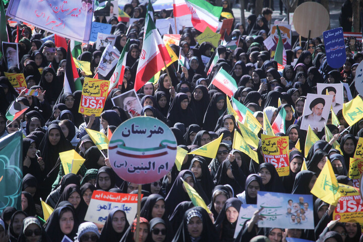 تصاویر| راهپیمایی 13 آبان در بیرجند