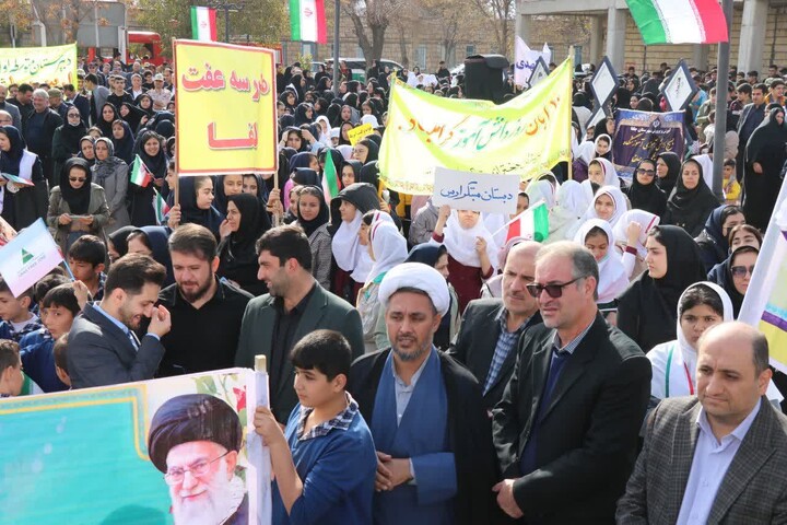 تصاویر/ راهپیمایی یوم الله ۱۳ آبان در جلفا