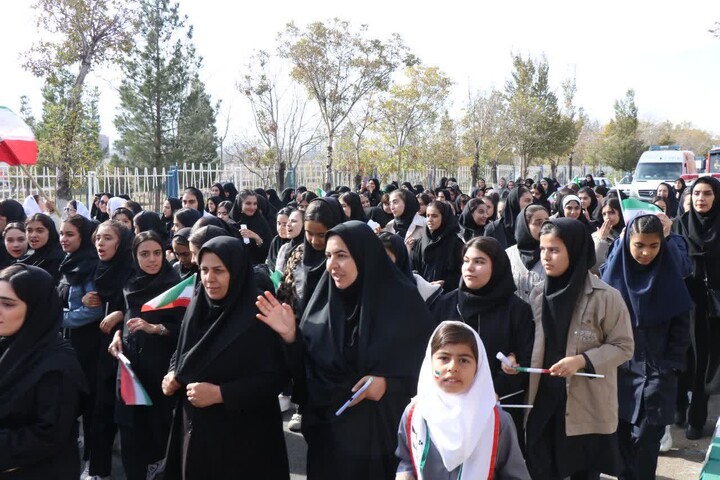 تصاویر/ راهپیمایی یوم الله ۱۳ آبان در جلفا