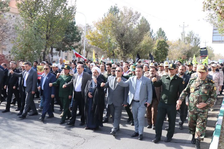 تصاویر/ راهپیمایی یوم الله ۱۳ آبان در جلفا