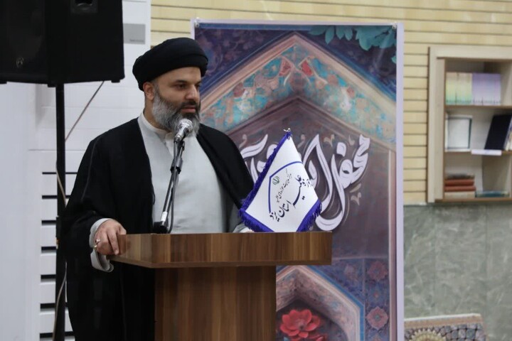 تصاویر/  برگزاری مراسم محفل الوحی با حضور استاد محمد بهرامی