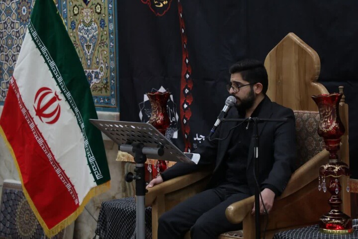 تصاویر/  برگزاری مراسم محفل الوحی با حضور استاد محمد بهرامی