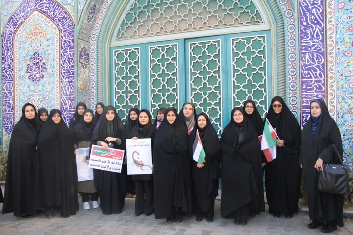 تصاویر/حضور پرشور دانشگاهیان دانشگاه تفرش در راهپیمایی ۱۳ ابان