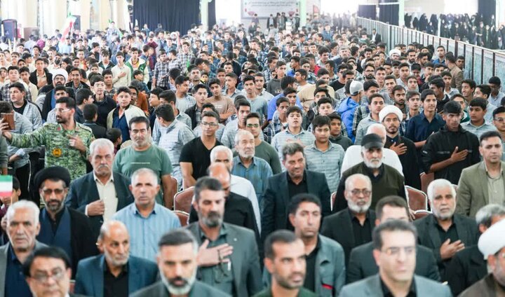 تصاویر/ راهپیمایی روز دانش آموز در شهر سیرجان